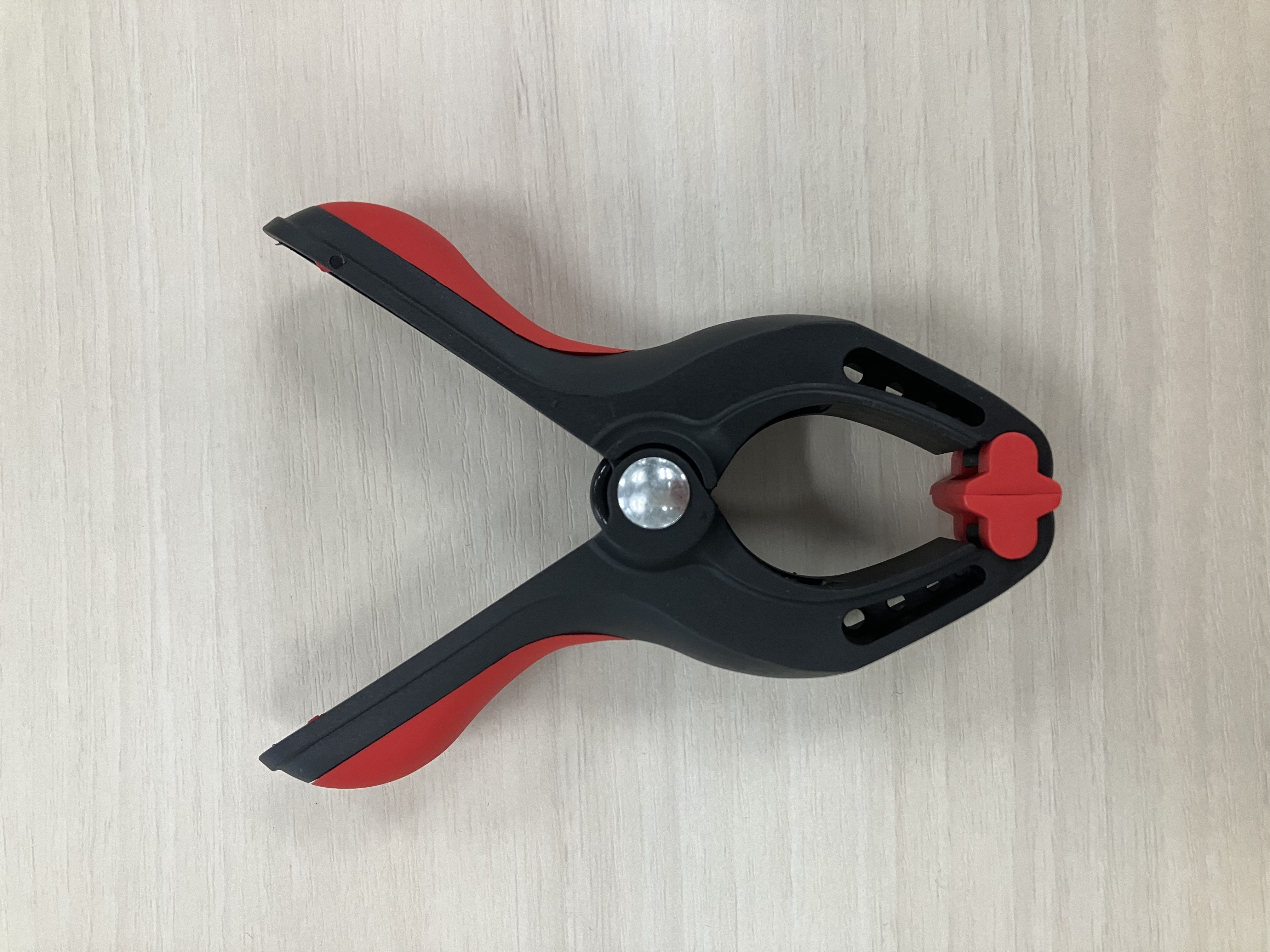 止水板用　クランプ